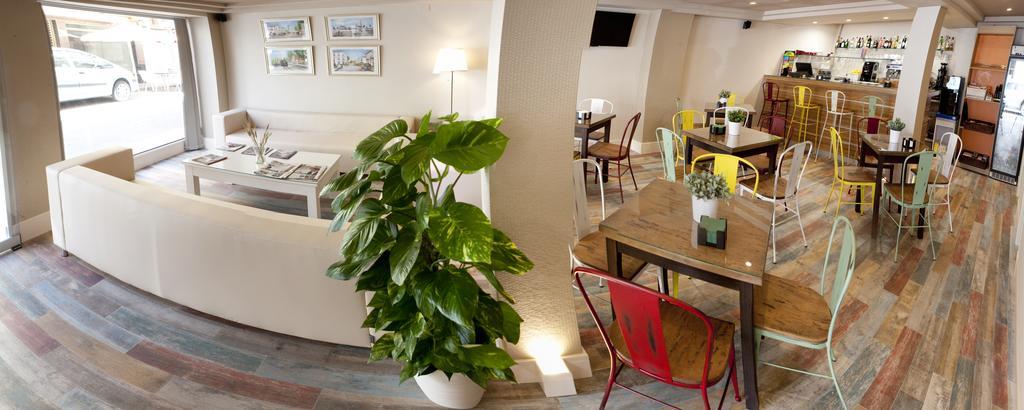 Hostal Loimar Torre Del Mar Buitenkant foto