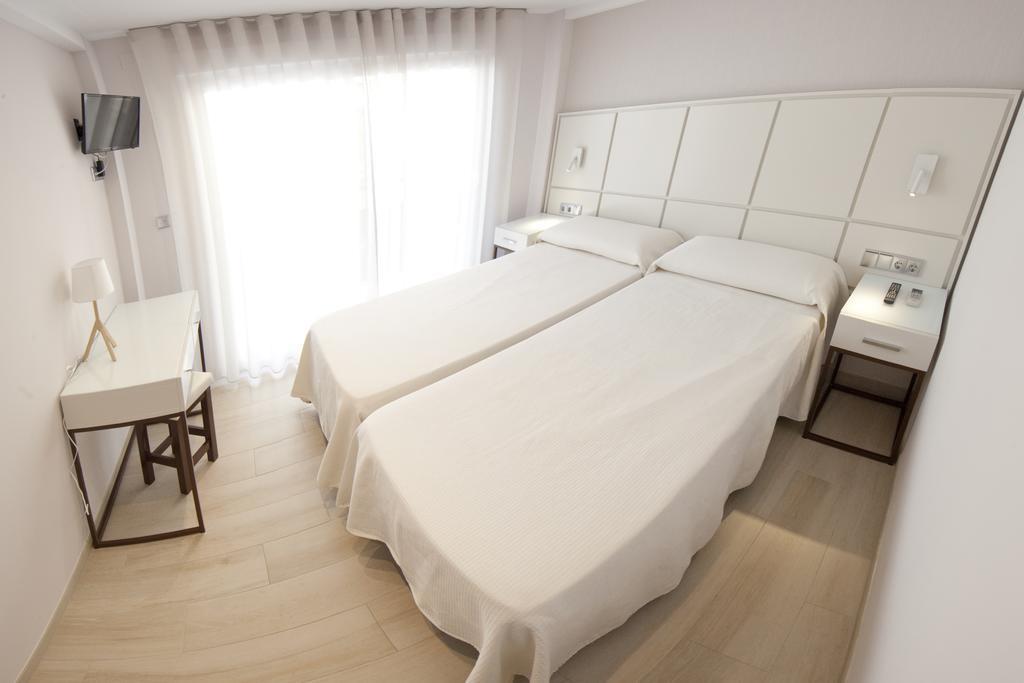 Hostal Loimar Torre Del Mar Buitenkant foto
