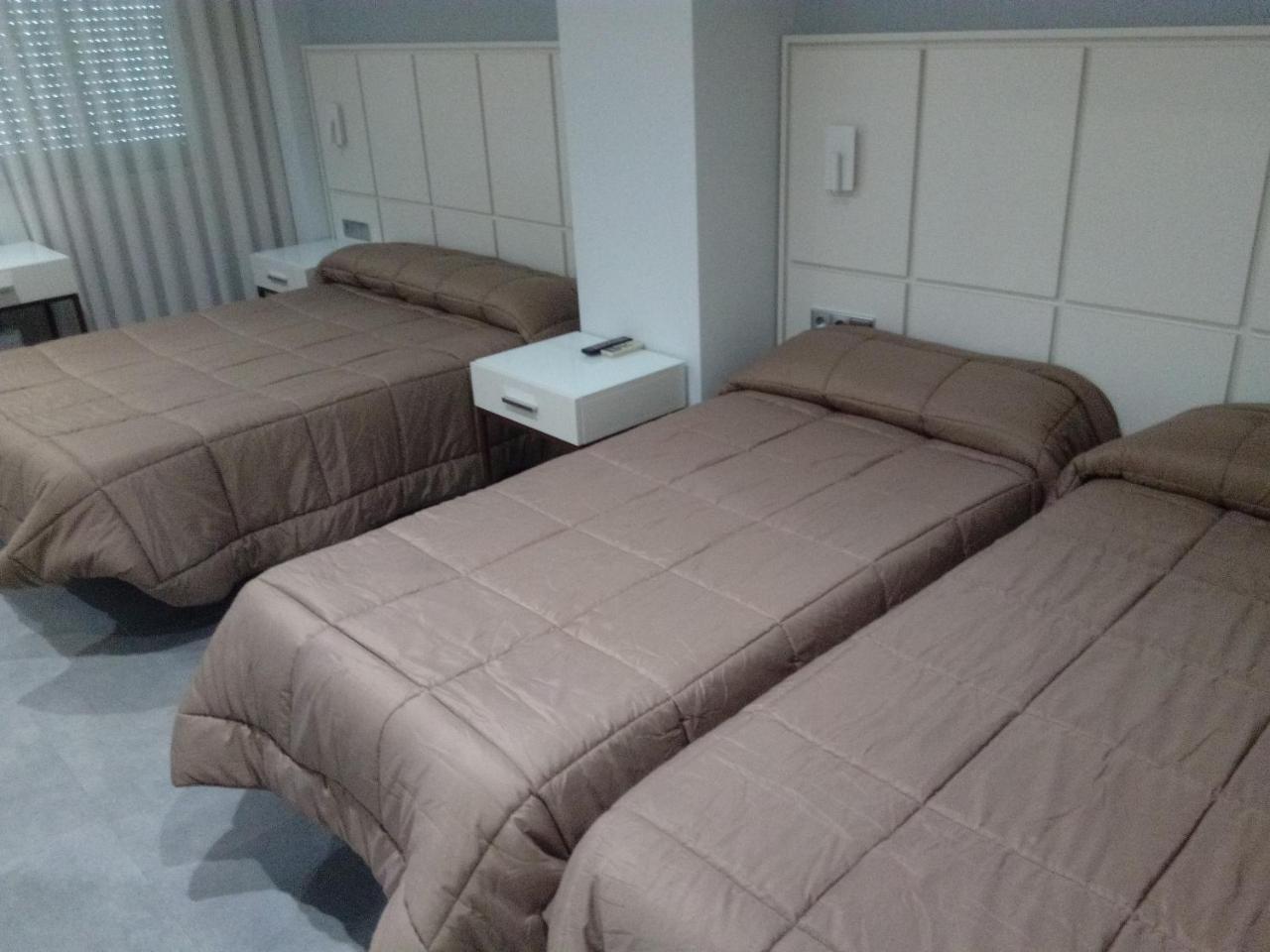 Hostal Loimar Torre Del Mar Buitenkant foto